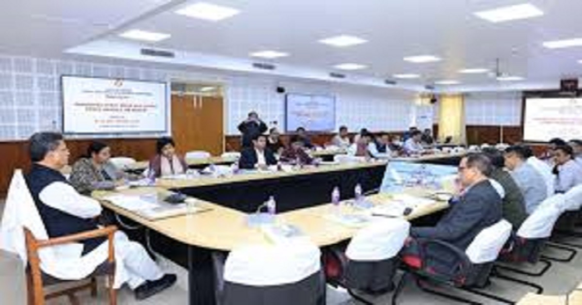 বেওয়ারিস কুকুর ও অন্যান্য প্রাণীদের ব্যবস্থাপনার কাজে যুক্ত কর্মীদের প্রশিক্ষণের ব্যবস্থা করতে মুখ্যমন্ত্রীর নির্দেশ