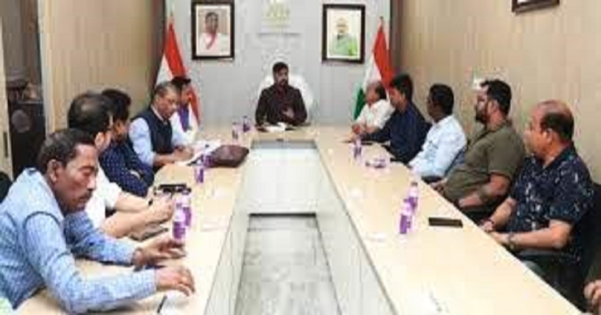 রাজ্যে পর্যাপ্ত পরিমাণে পেট্রোল, ডিজেল মজুত রয়েছে, অযথা আতঙ্কের কারণ নেই : খাদ্য দপ্তর