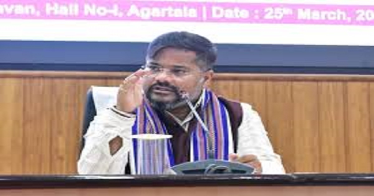 রাজ্যে গ্যাস, পেট্রোলের মজুত নিয়ে যাতে বিভ্ৰান্তি না ছড়ায় সেদিকে নজর দিতে হবে : খাদ্যমন্ত্রী