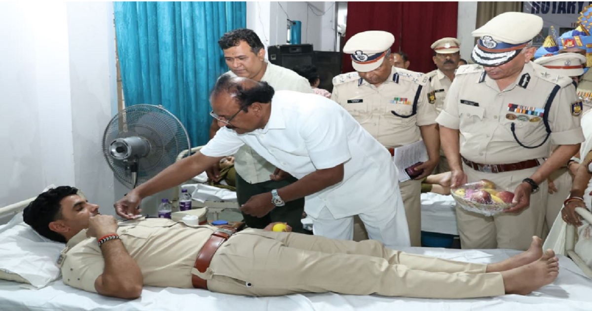 রক্তদান সহানুভূতি, সংহতি এবং মানবিক মূল্যবোধের প্রতিফলন : রাজ্যপাল