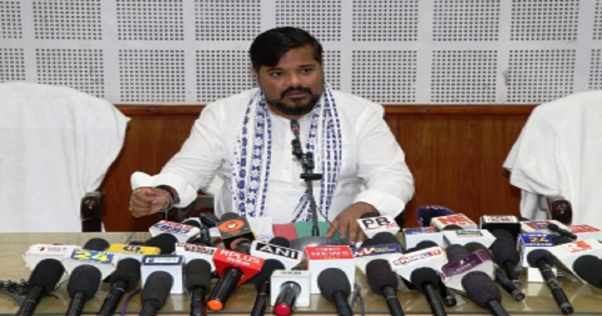 খাদ্যমন্ত্রীর সভাপতিত্বে খাদ্য দপ্তরের পর্যালোচনা সভা অনুষ্ঠিত