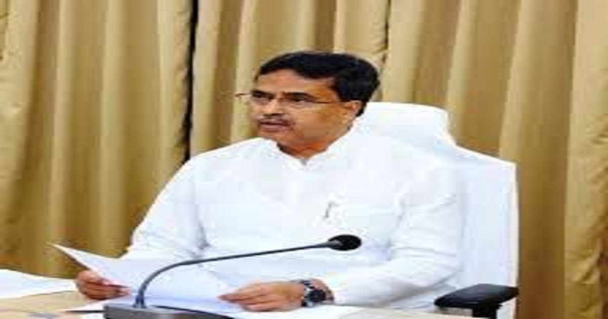 বর্তমান সরকার জনগণের সরকার তাই মানুষের সমস্যা সমাধানে দপ্তরগুলিকে সর্বদা সজাগ ও সক্রিয় থাকতে হবে : মুখ্যমন্ত্রী