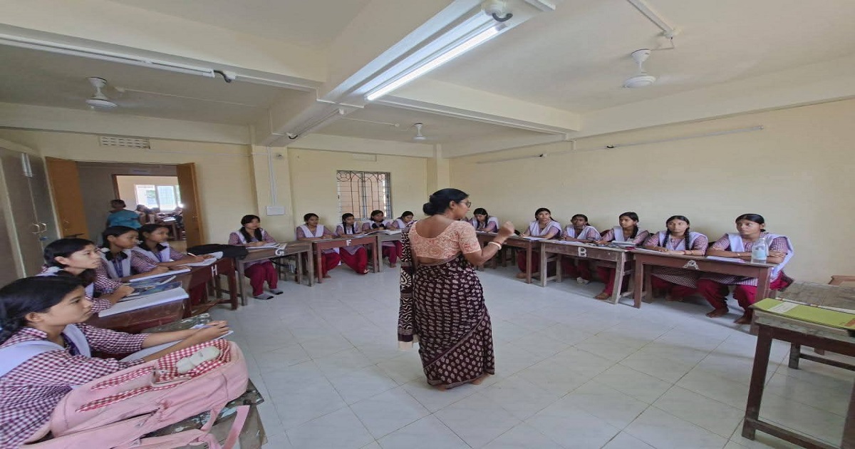 Tripura School Introduces U-Shaped Classrooms to Erase ~`Backbencher~` Concept