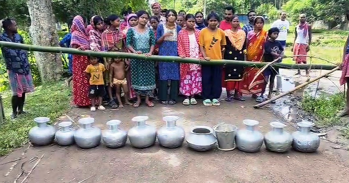 Villagers block road in Kailashahar demanding restoration of drinking water after 12 days of crisis