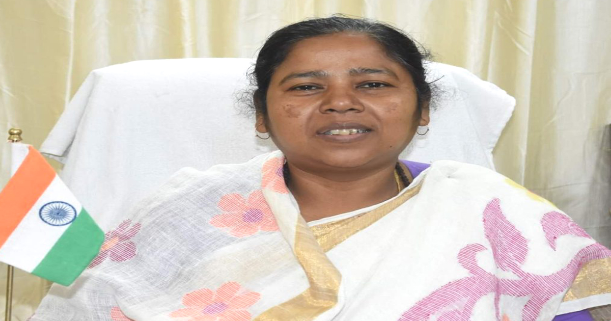 Pratima strikes discordant note but stops short of taking names in Anganawadi workers conference