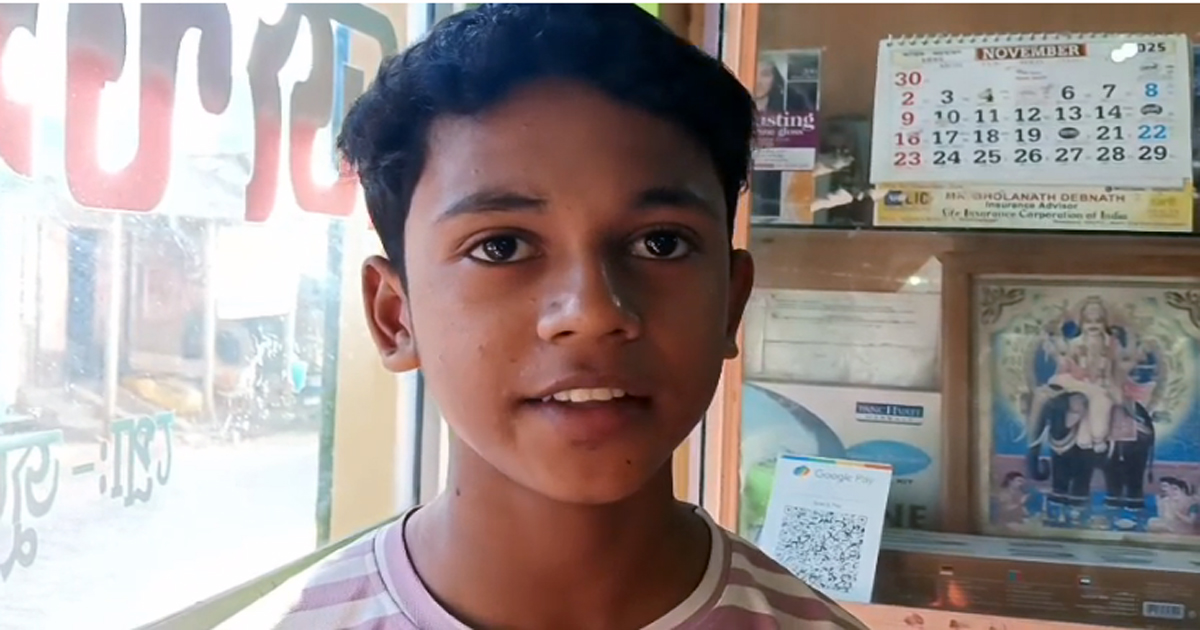 Sterling honesty , minor boy returns huge amount of money lost in Charilam market