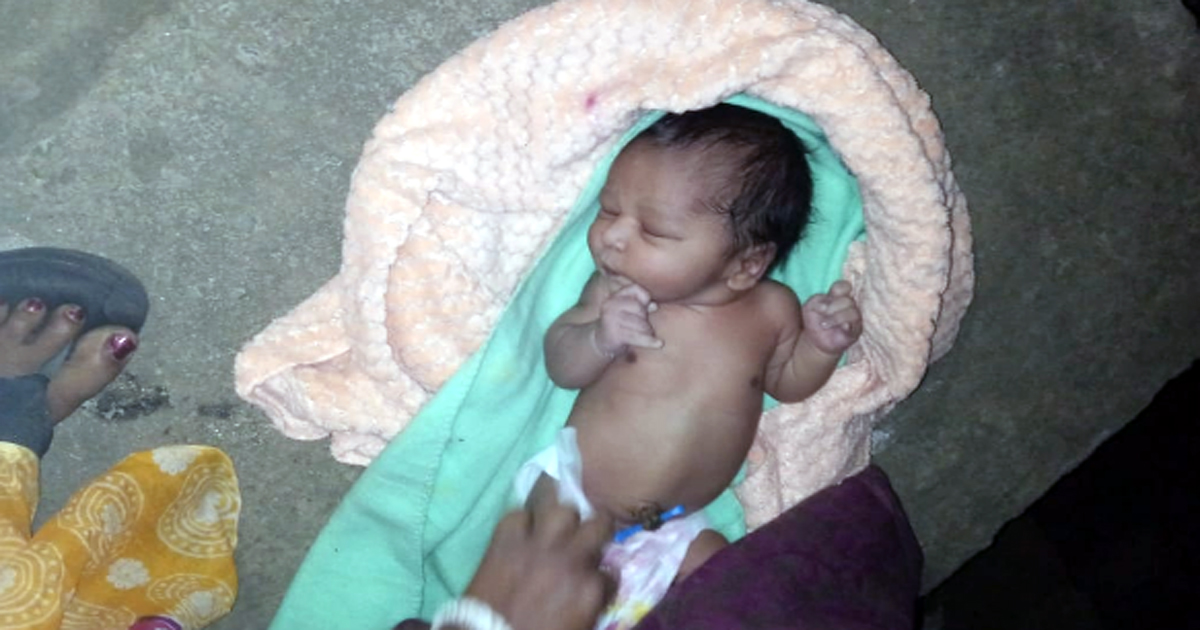 Newborn infant abandoned on road rescued by mothers of Sekerkote Nabin Tilla area