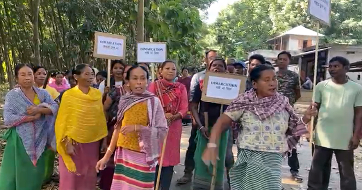 Land acquisition crisis stares in the face of government in Hezamara block, Tehshildar ‘gheraoed’