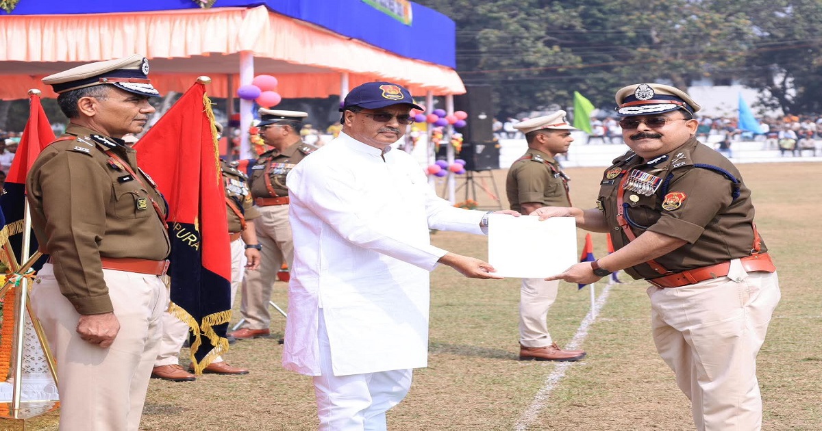 IGP Krishnendu Chakraborty Honoured with Chief Minister’s Medal for Outstanding Service at Tripura Police Week