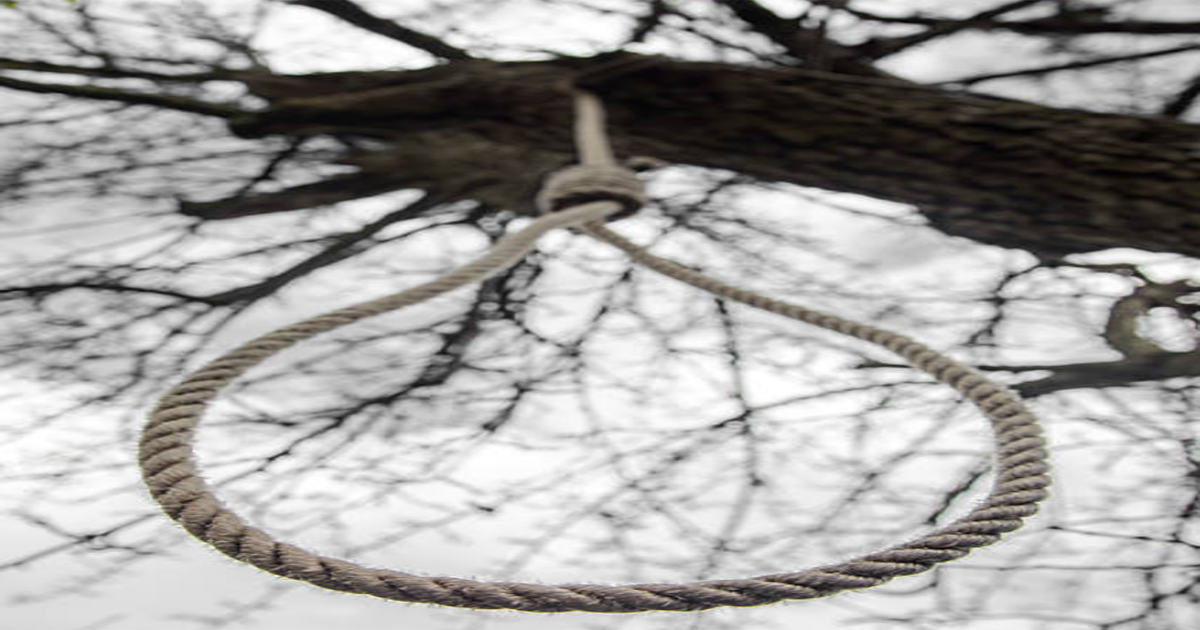 Hanging dead body of minor girl recovered before JB School in south Ram Nagar