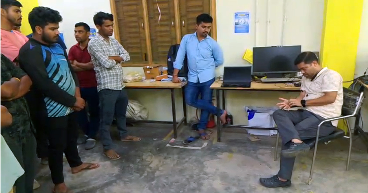 Flipkart manager in Bishalgarh allegedly involved in smuggling through packets of commodity delivery