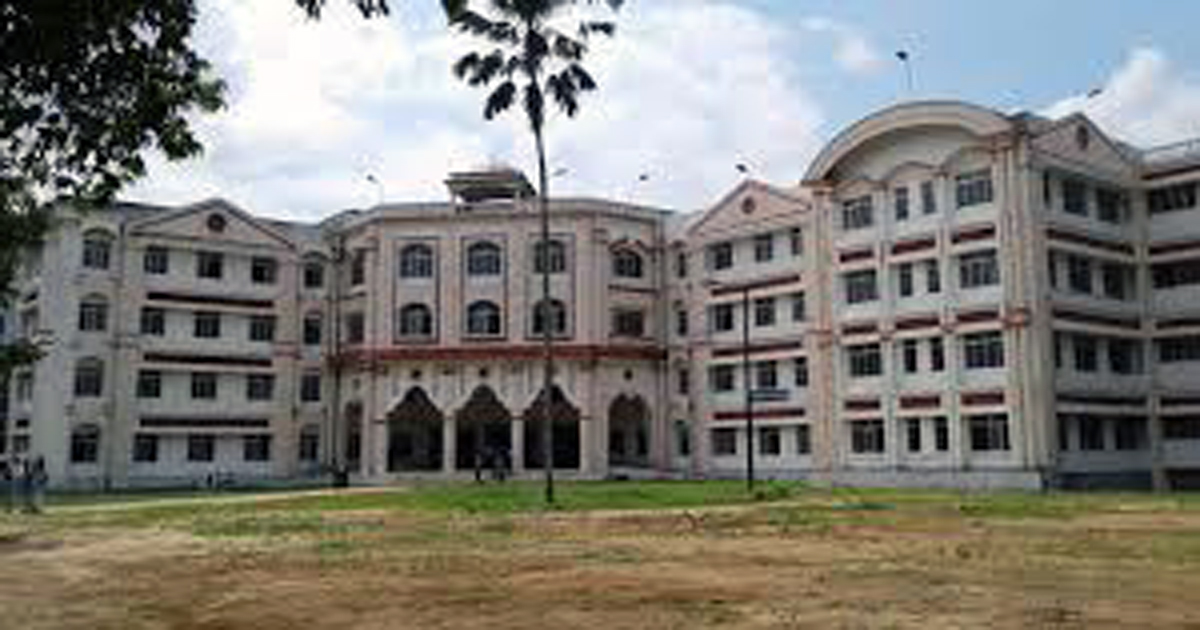 Indiscipline growing in educational institutions , student and teacher beaten up in college and school