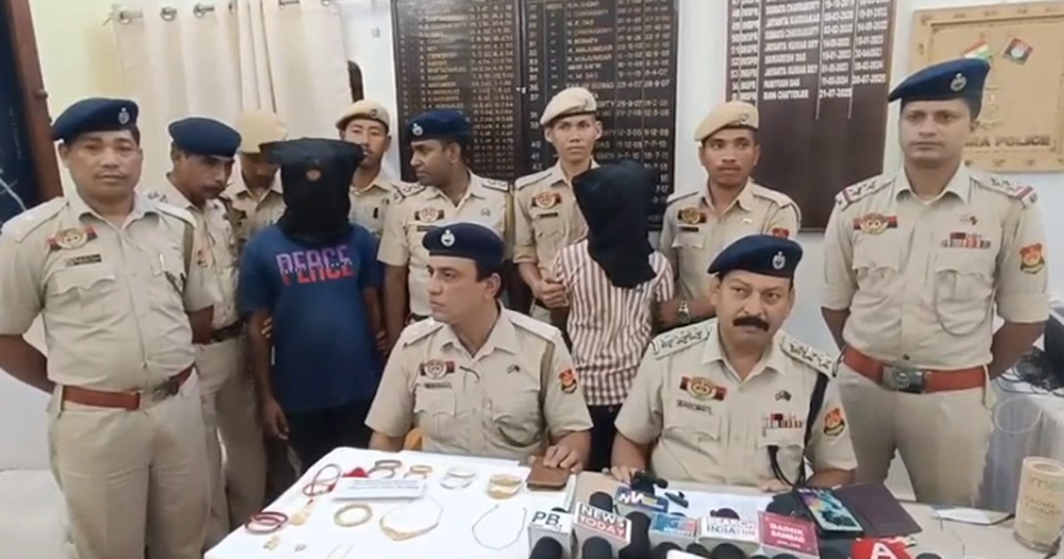 Two thieves nabbed by police , gold ornaments worth at least Rs 20 lakhs